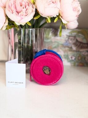 Kurt Geiger NIB Velvet Round Jewelry Case - Pink and Blue